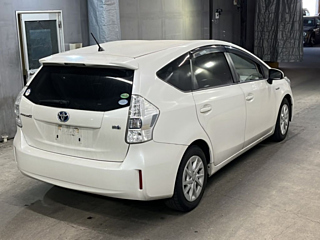 TOYOTA PRIUS ALPHA 2012