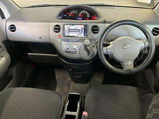 TOYOTA SIENTA 2010