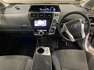 TOYOTA PRIUS ALPHA 2012