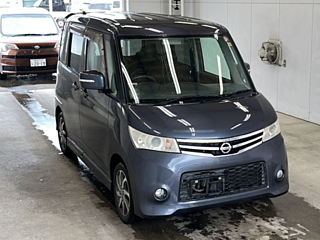 NISSAN ROOX 2010