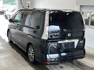 NISSAN SERENA 2010