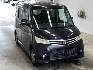 NISSAN ROOX 2011