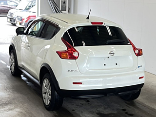 NISSAN JUKE 2011