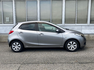 MAZDA DEMIO 2010