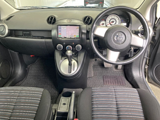 MAZDA DEMIO 2010