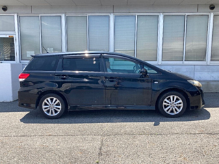 TOYOTA WISH 2010