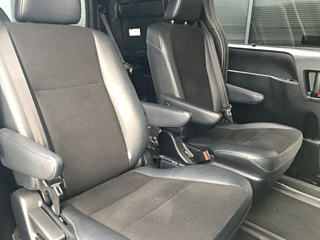 TOYOTA NOAH 2016