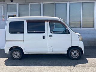 DAIHATSU HIJET VAN 2011