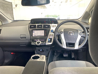 TOYOTA PRIUS ALPHA 2012