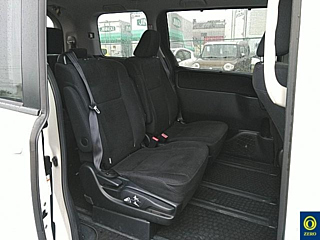 TOYOTA NOAH 2015