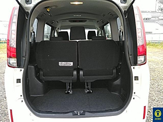 TOYOTA NOAH 2015