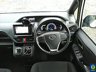 TOYOTA NOAH 2015
