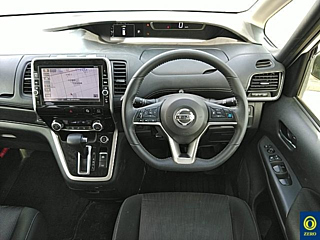 NISSAN SERENA 2017