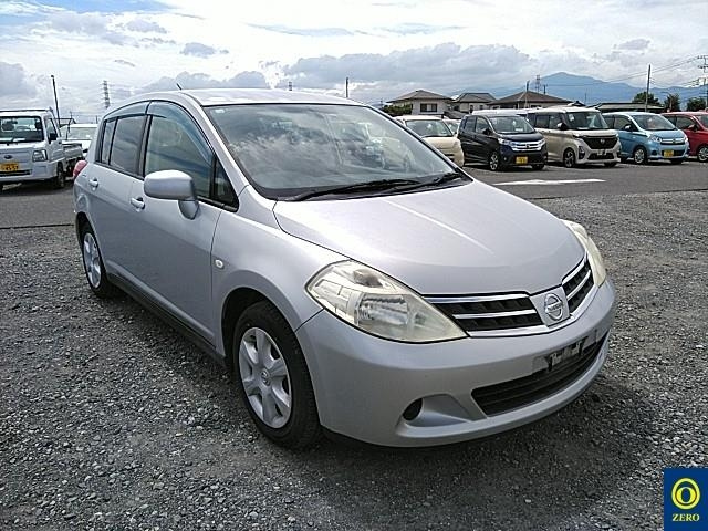 NISSAN TIIDA 2010