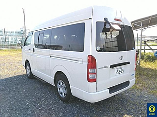 TOYOTA HIACE REGIUS 2009