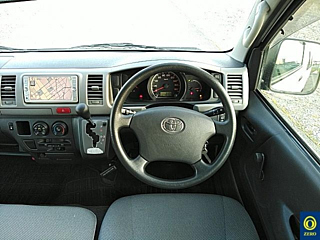 TOYOTA HIACE REGIUS 2009