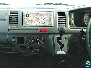 TOYOTA HIACE REGIUS 2009