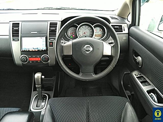 NISSAN TIIDA 2012