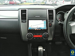 NISSAN TIIDA 2012