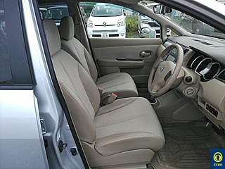 NISSAN TIIDA 2011