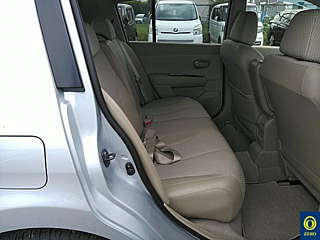 NISSAN TIIDA 2011