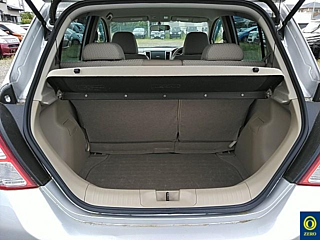 NISSAN TIIDA 2011