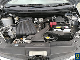 NISSAN TIIDA 2011