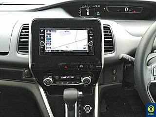 NISSAN SERENA 2017