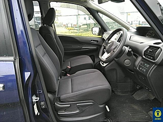 NISSAN SERENA 2017