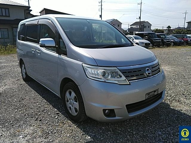 NISSAN SERENA 2010