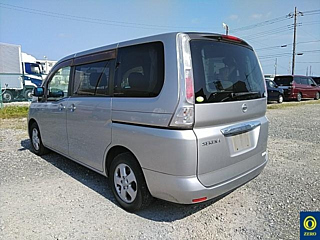 NISSAN SERENA 2010