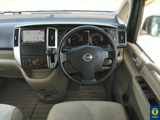 NISSAN SERENA 2010