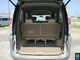 NISSAN SERENA 2010