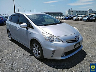 TOYOTA PRIUS ALPHA 2012