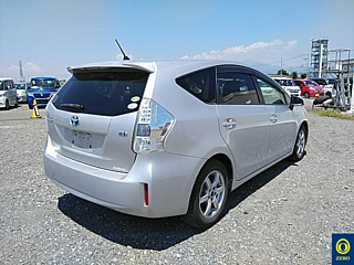 TOYOTA PRIUS ALPHA 2012
