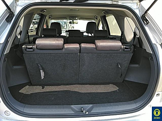 TOYOTA PRIUS ALPHA 2012