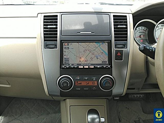 NISSAN TIIDA 2010