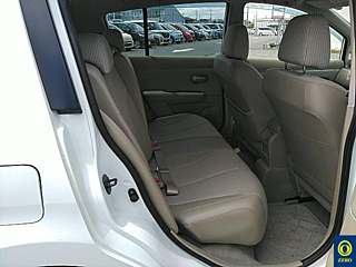 NISSAN TIIDA 2010