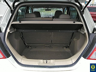NISSAN TIIDA 2010