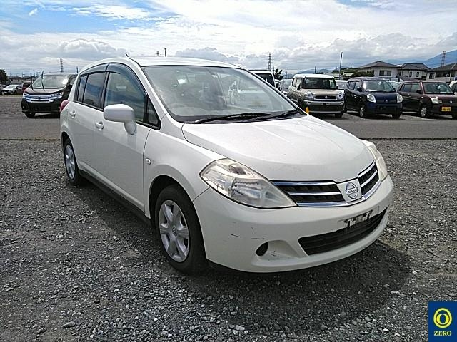 NISSAN TIIDA 2010