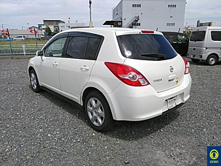 NISSAN TIIDA 2010