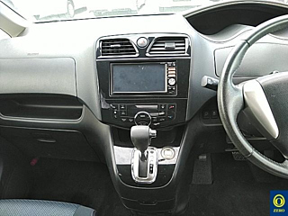 NISSAN SERENA 2013