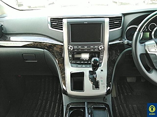 TOYOTA VELLFIRE 2013