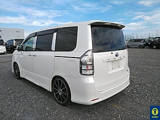 TOYOTA VOXY 2012