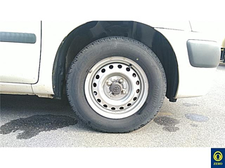 TOYOTA SUCCEED 2013
