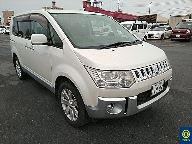 MITSUBISHI DELICA D5 2009