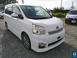 TOYOTA VOXY 2012