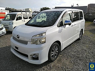 TOYOTA VOXY 2012