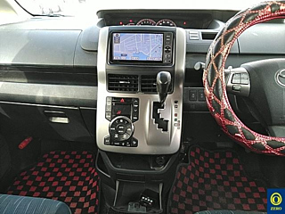 TOYOTA VOXY 2012