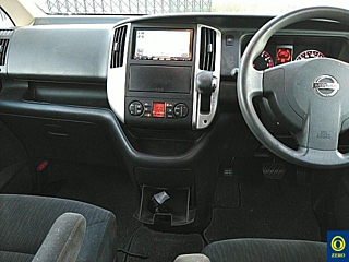 NISSAN SERENA 2010